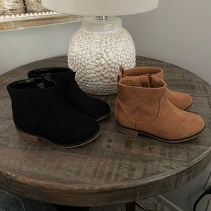 Bundle of two cat & jack toddler booties !